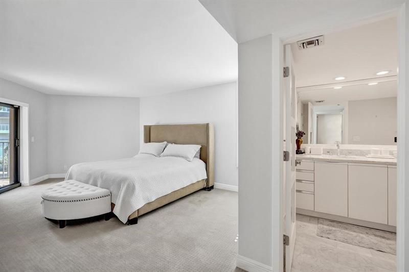 Image 28 of 64 For 501 Riverside Dr  203