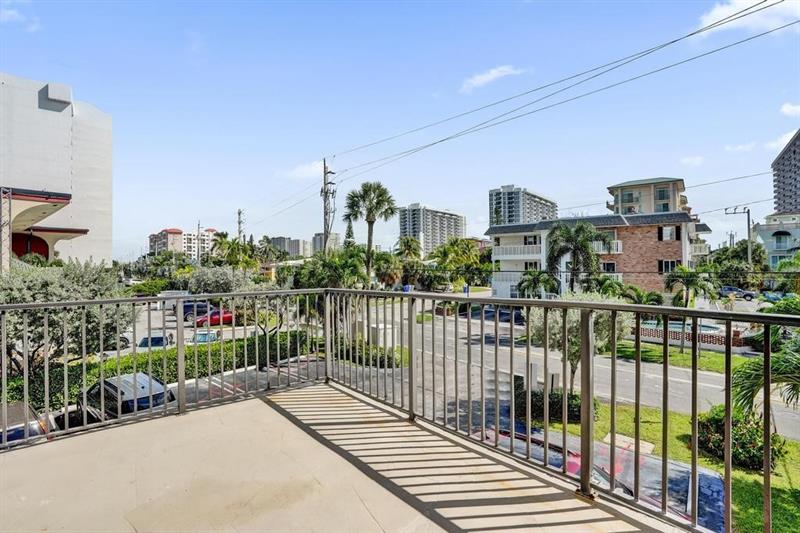 Image 32 of 64 For 501 Riverside Dr  203