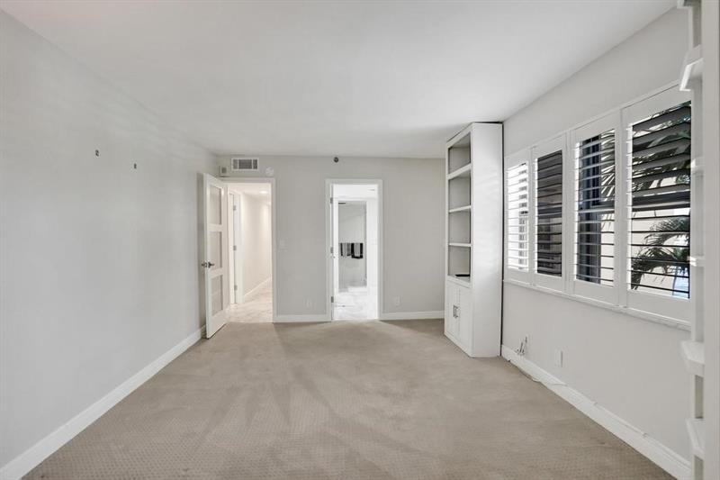 Image 37 of 64 For 501 Riverside Dr  203