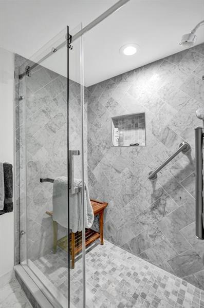 Image 40 of 64 For 501 Riverside Dr  203