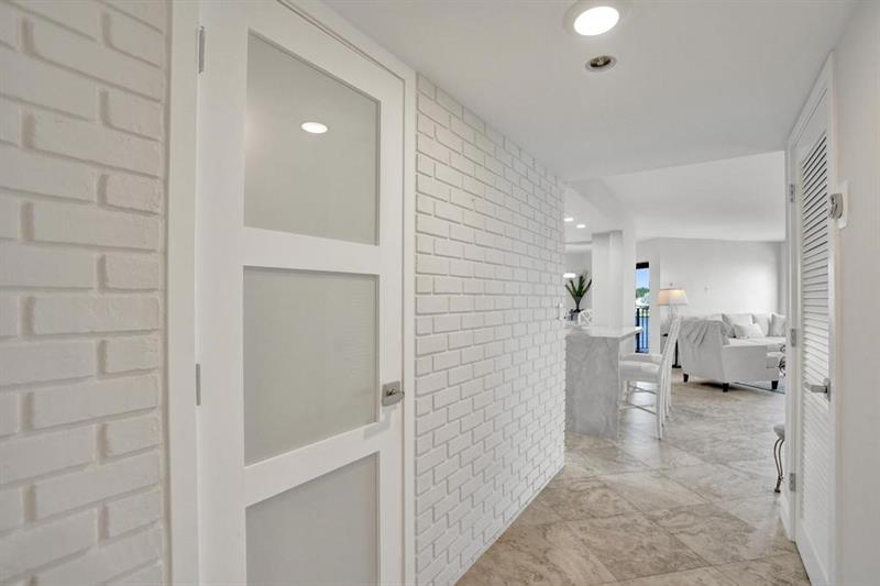 Image 42 of 64 For 501 Riverside Dr  203