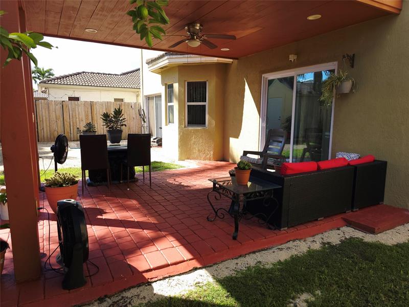Image 10 of 37 For 21053 88th Pl