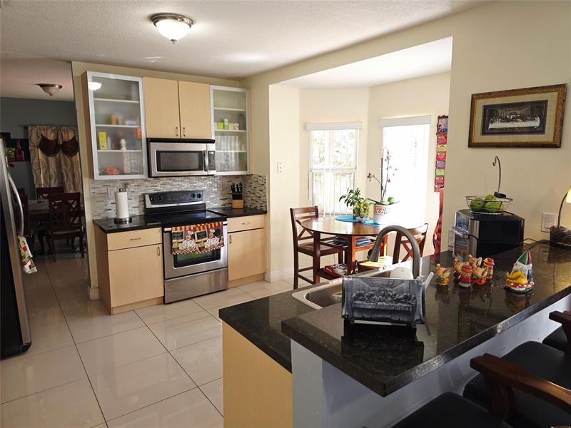Image 16 of 37 For 21053 88th Pl