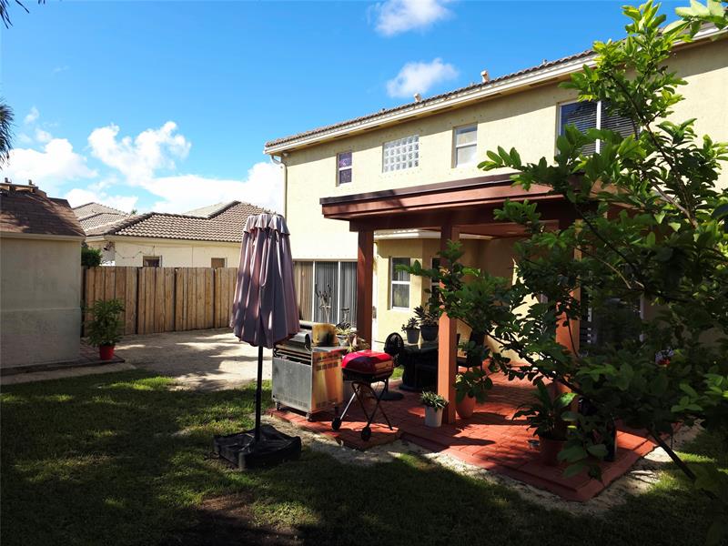 Image 8 of 37 For 21053 88th Pl