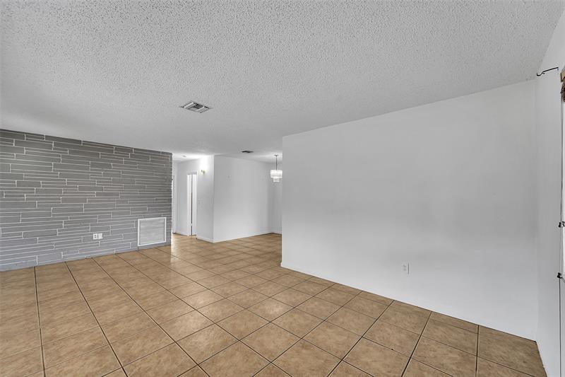 Image 4 of 16 For 2230 Havana Dr