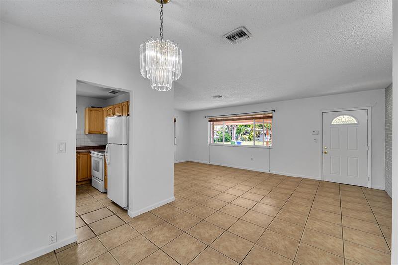 Image 5 of 16 For 2230 Havana Dr