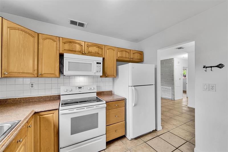 Image 7 of 16 For 2230 Havana Dr