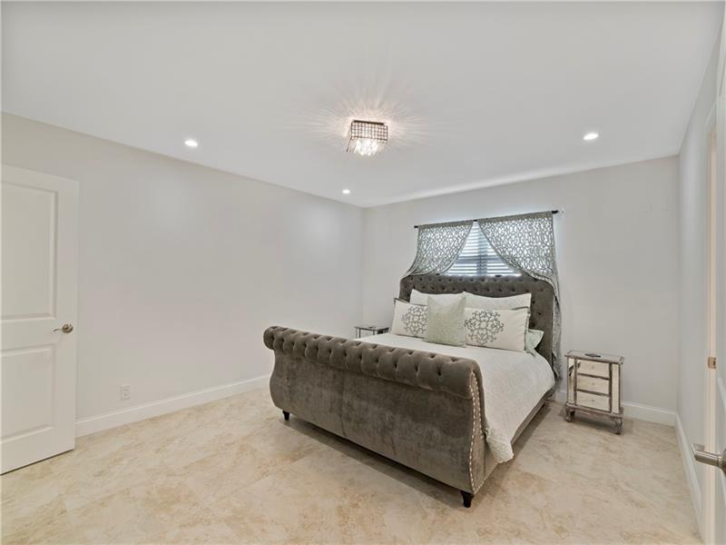Image 14 of 32 For 2835 28th Ave  12