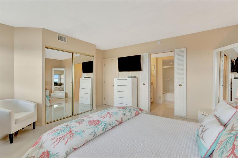 Image 16 of 21 For 2000 Ocean Dr  1104