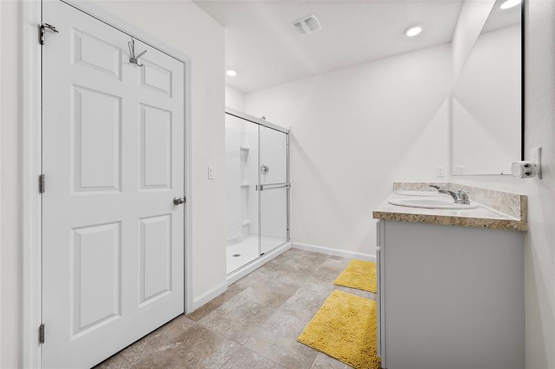 Image 15 of 22 For 6295 Regent St