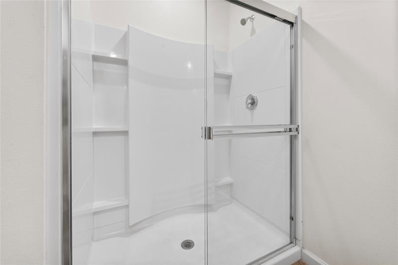 Image 16 of 22 For 6295 Regent St