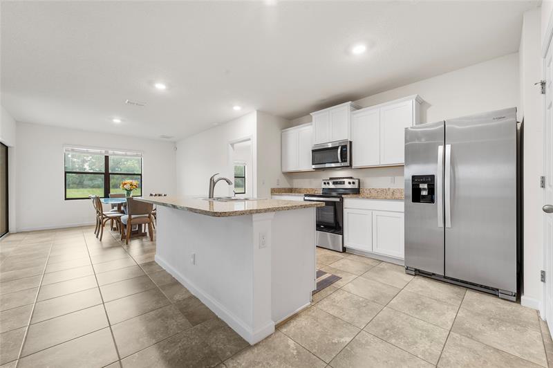 Image 5 of 22 For 6295 Regent St