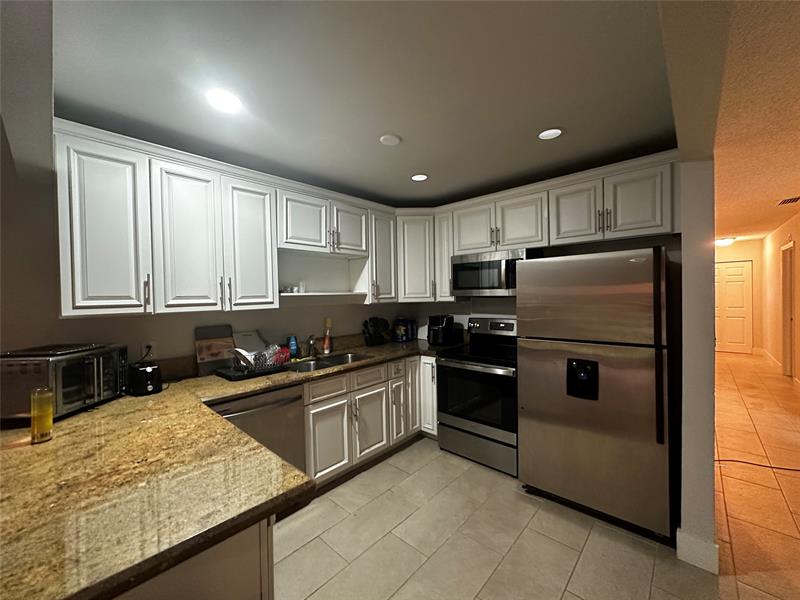 Image 4 of 35 For 10620 37th St