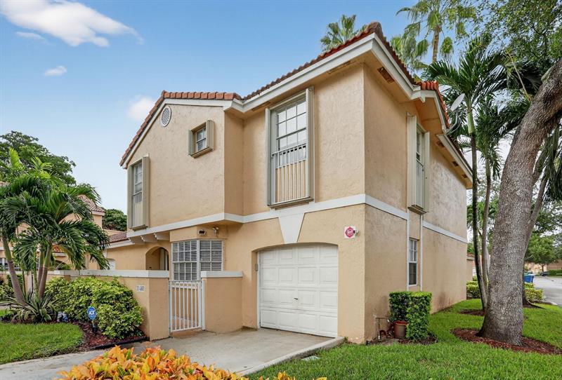 Details for 11461 Lakeview Dr  8, Coral Springs, FL 33071