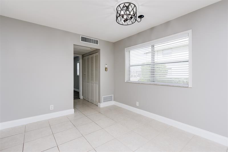 Image 11 of 33 For 346 Monaco H  346