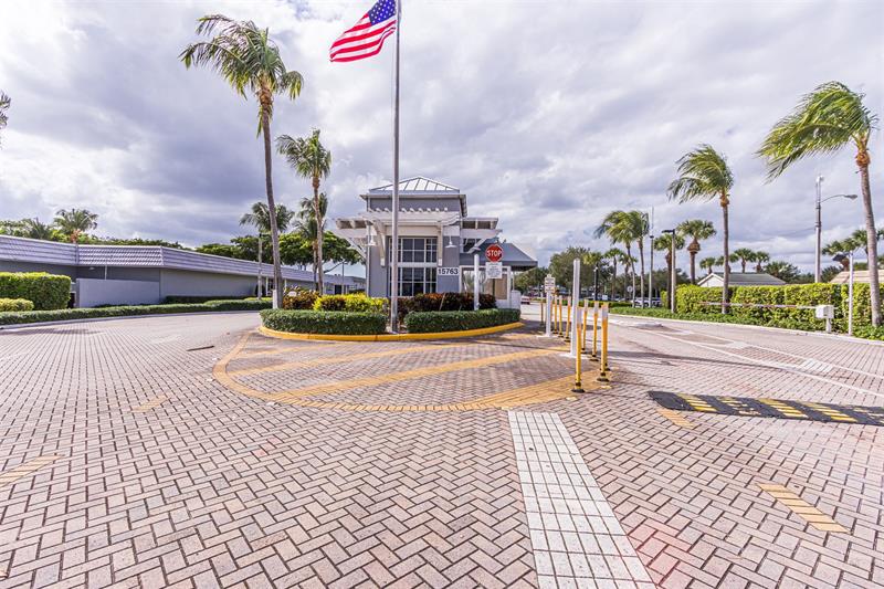 Image 20 of 33 For 346 Monaco H  346