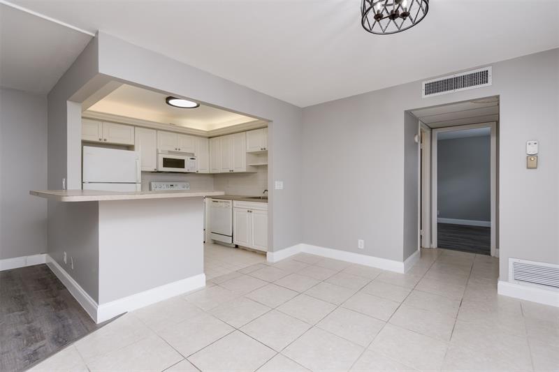 Image 4 of 33 For 346 Monaco H  346