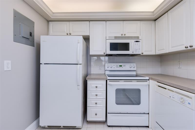 Image 9 of 33 For 346 Monaco H  346