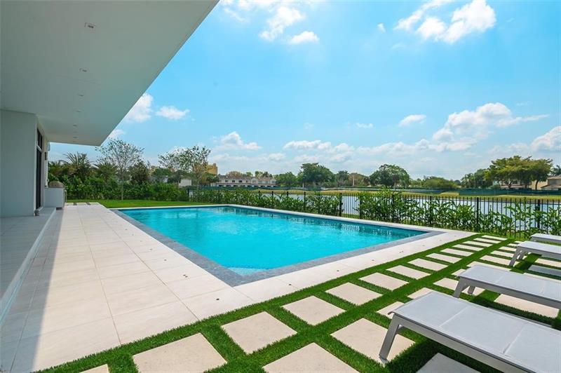 Image 9 of 22 For 16552 Botaniko Dr S