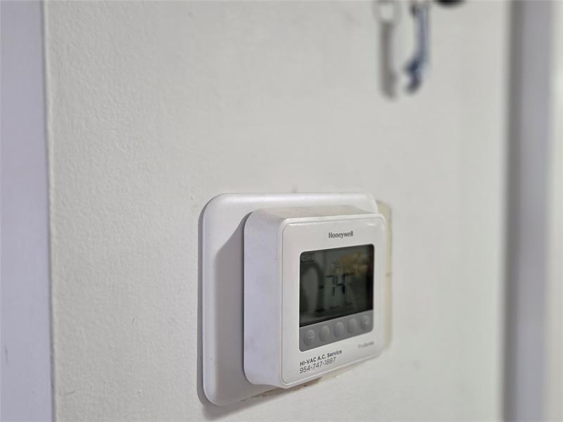 Image 10 of 22 For 4152 Inverrary Dr  310