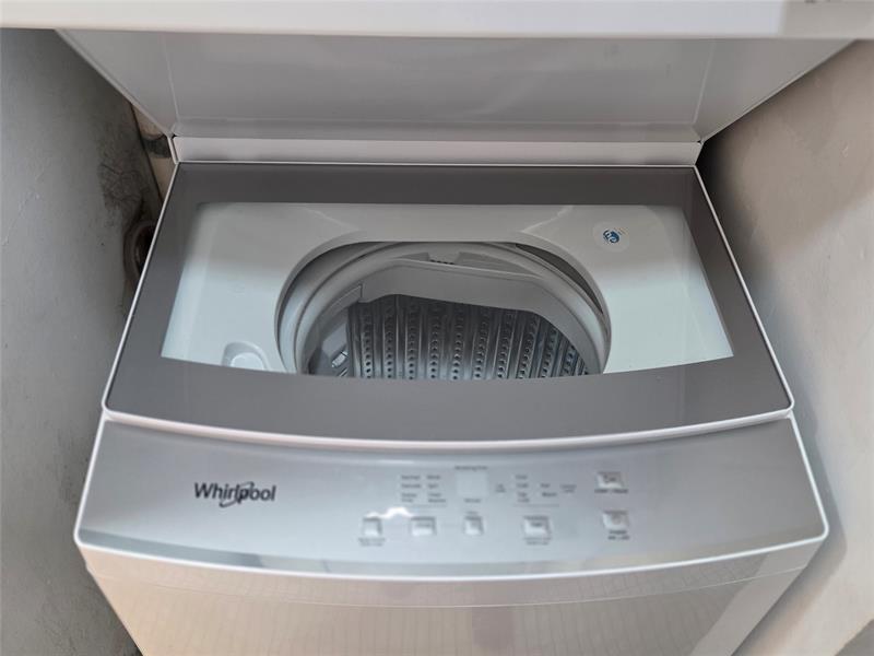 Image 11 of 22 For 4152 Inverrary Dr  310