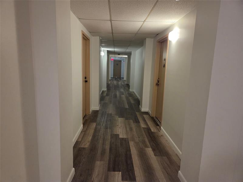 Image 16 of 22 For 4152 Inverrary Dr  310