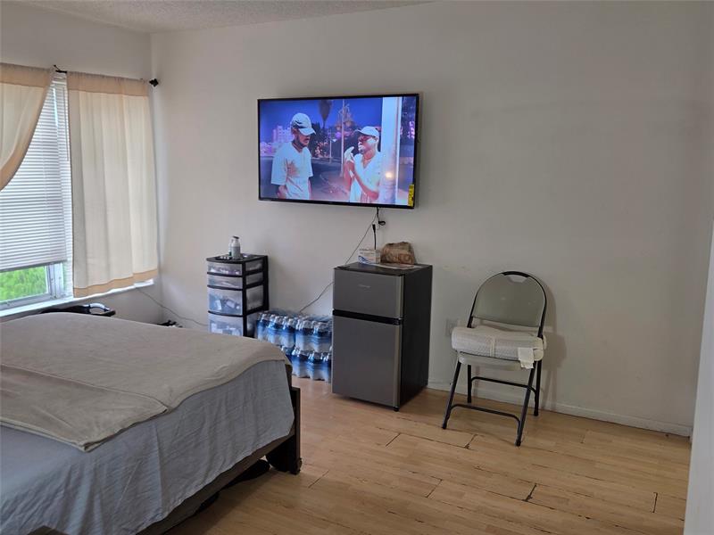 Image 9 of 22 For 4152 Inverrary Dr  310