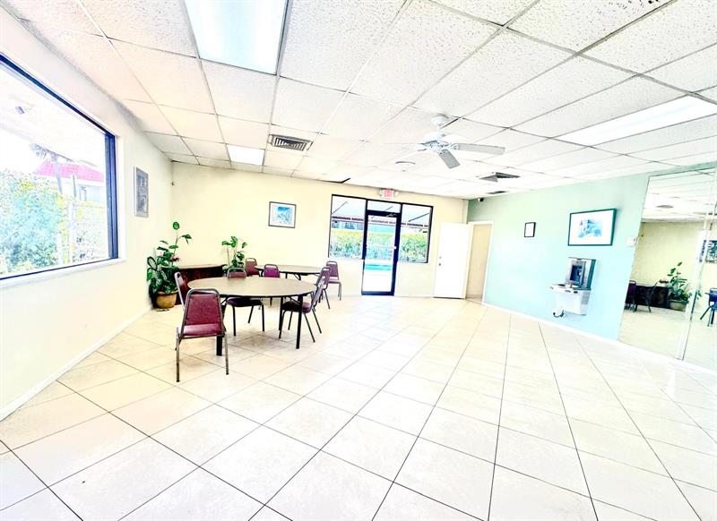 Image 16 of 34 For 2161 Woolbright Rd  M202