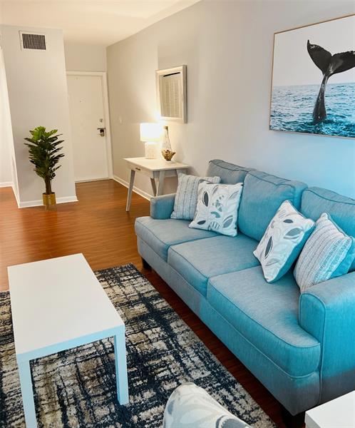 Image 16 of 30 For 2426 17th St  308a