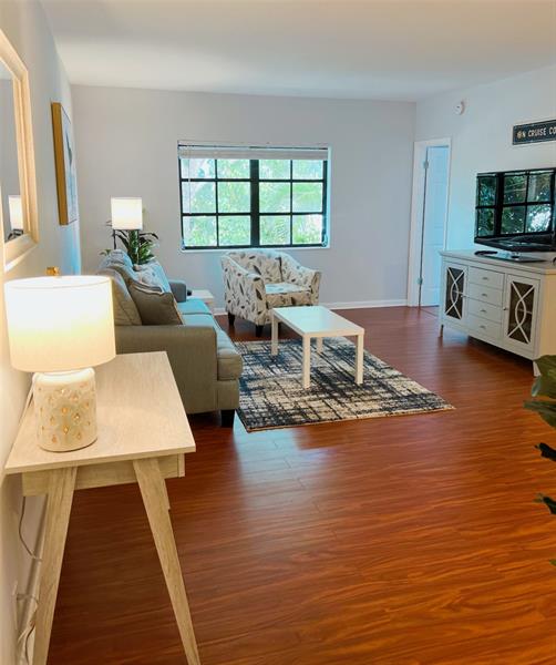 Image 20 of 30 For 2426 17th St  308a