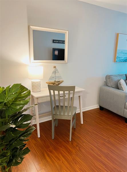 Image 21 of 30 For 2426 17th St  308a