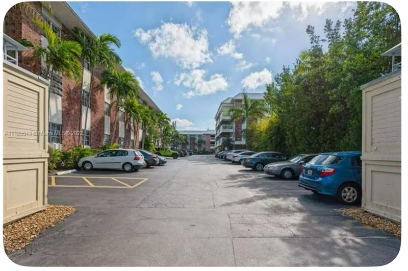 Image 29 of 30 For 2426 17th St  308a