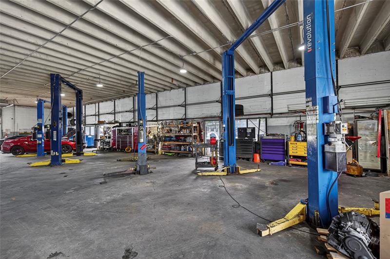 Image 15 of 26 For 1101 8th Ave