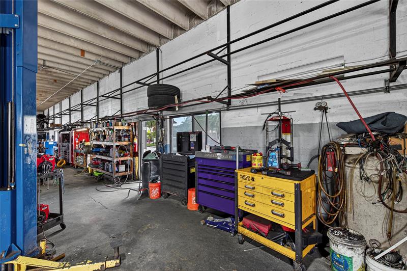 Image 17 of 26 For 1101 8th Ave