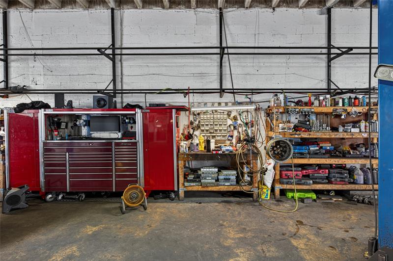 Image 18 of 26 For 1101 8th Ave