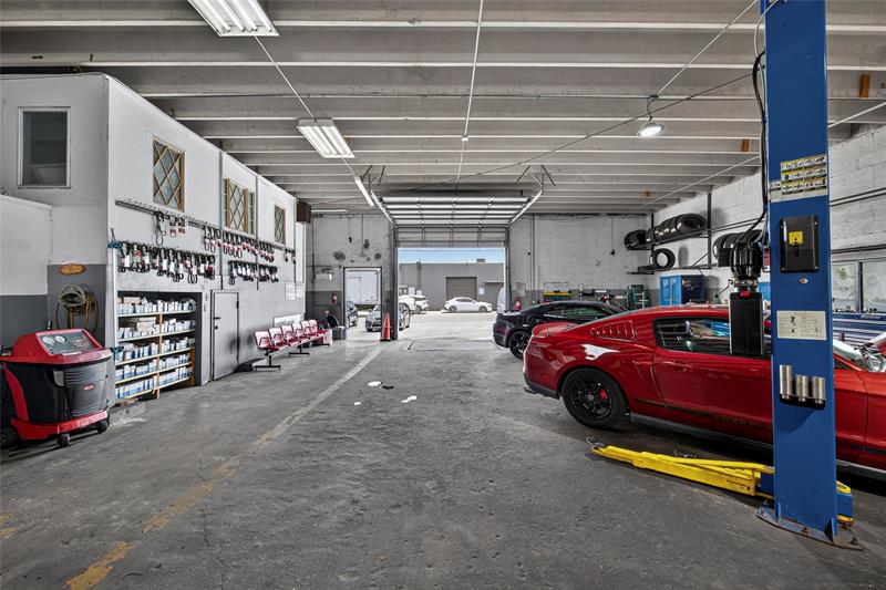 Image 9 of 26 For 1101 8th Ave