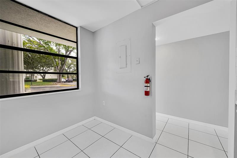 Image 11 of 28 For 1713 Whitehall Dr  103