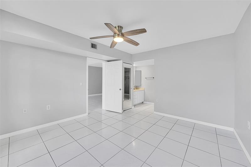 Image 24 of 28 For 1713 Whitehall Dr  103