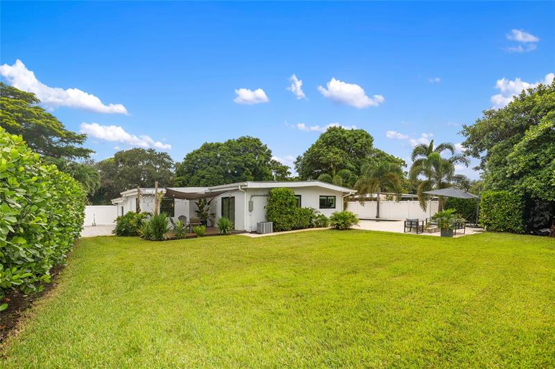 Image 13 of 57 For 1080 Country Club Cir