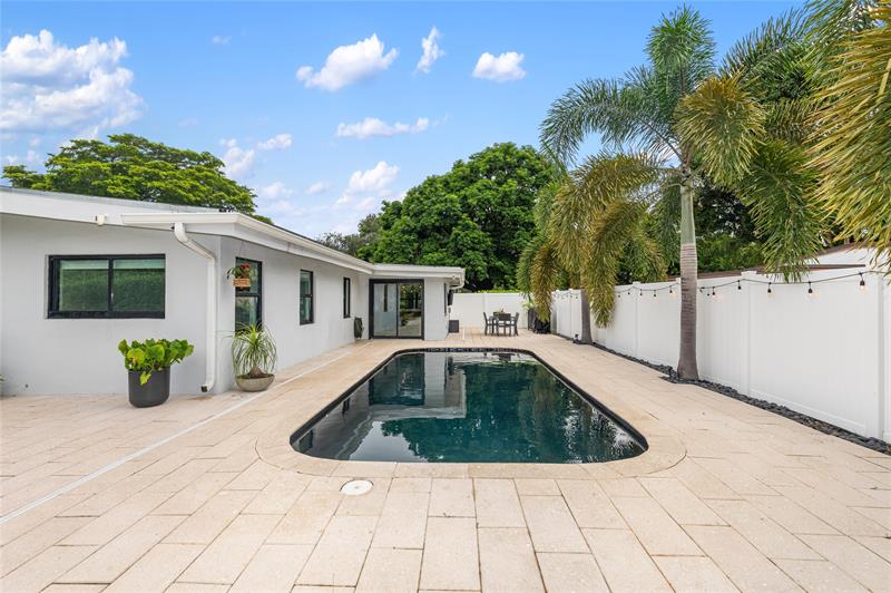 Image 15 of 57 For 1080 Country Club Cir