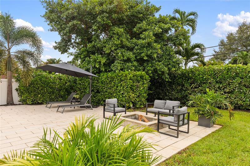 Image 17 of 57 For 1080 Country Club Cir