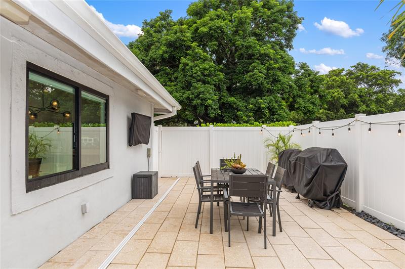 Image 18 of 57 For 1080 Country Club Cir