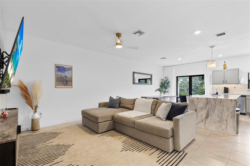 Image 16 of 34 For 884 3rd Ter  