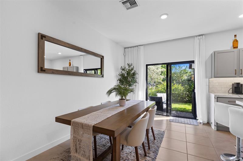 Image 6 of 34 For 884 3rd Ter  