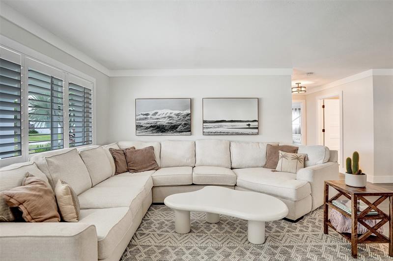 Image 7 of 65 For 106 10th Ct  