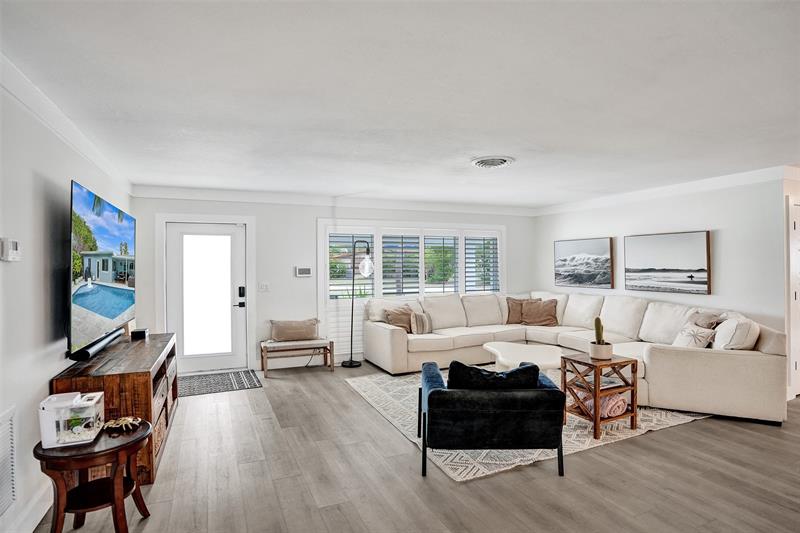 Image 8 of 65 For 106 10th Ct  