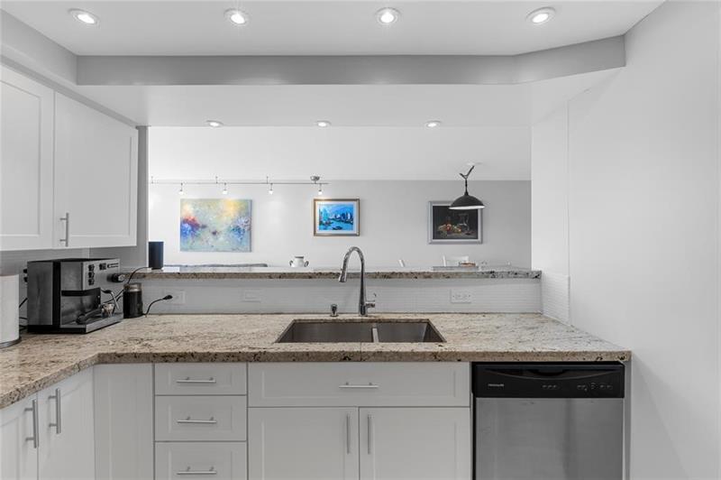 Image 10 of 21 For 400 Leslie Dr  1001