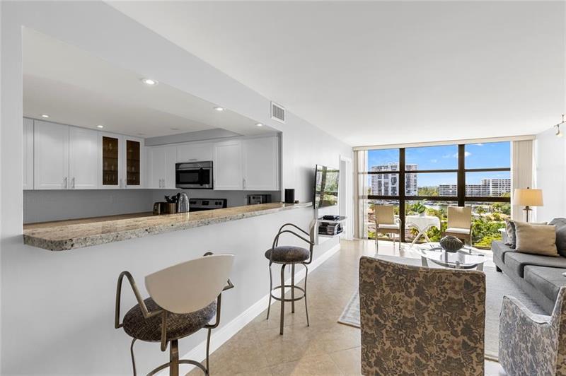 Image 6 of 21 For 400 Leslie Dr  1001