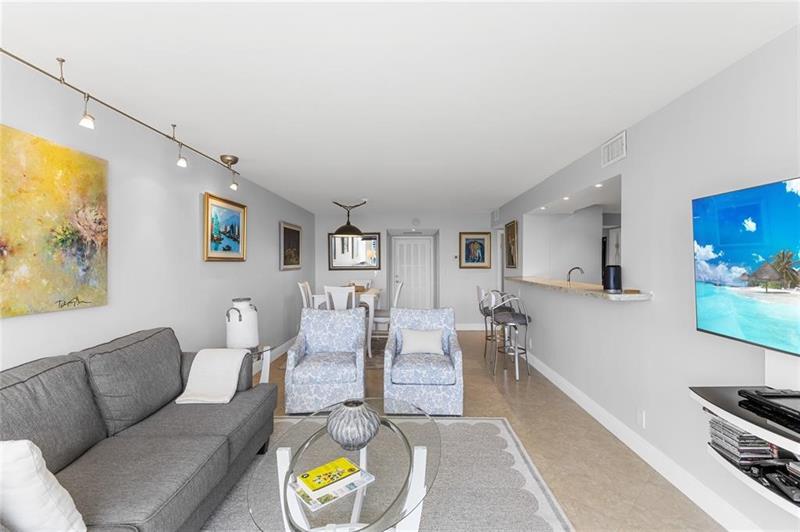 Image 7 of 21 For 400 Leslie Dr  1001