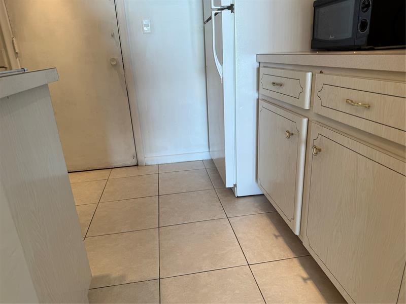 Image 12 of 41 For 412 Cypress Rd  225